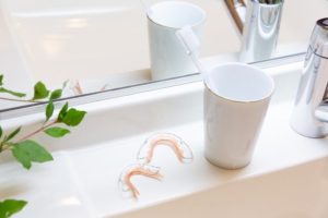 スポーツ(水泳/格闘技など)をしていますが、アライナー矯正は可能ですか?